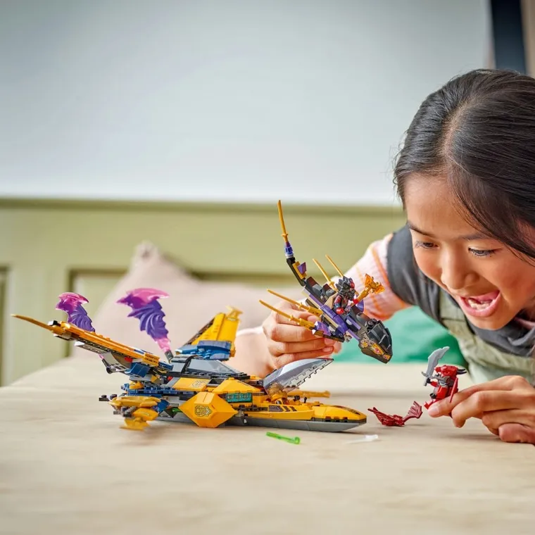 LEGO NINJAGO, Superavionul cu reactie al lui Ras si Arin, 71833