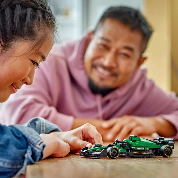 LEGO Speed Champions, Masina de curse Aston Martin Aramco F1 AMR24, 77245