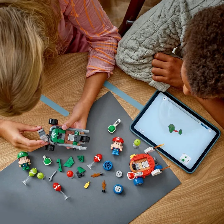 LEGO Super Mario, Mario Kart - Baby Mario si Baby Luigi, 72034