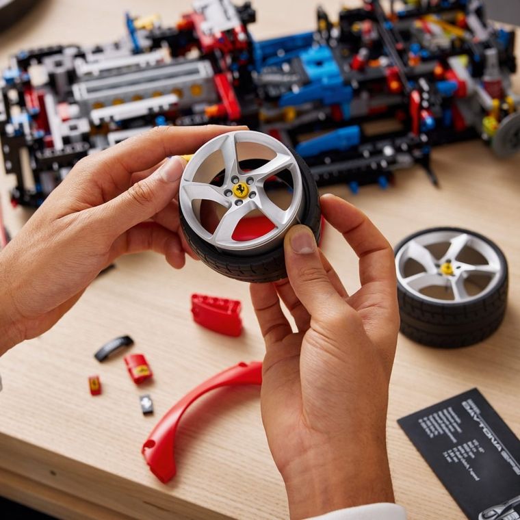 LEGO Technic, Ferrari Daytona SP3, 42143