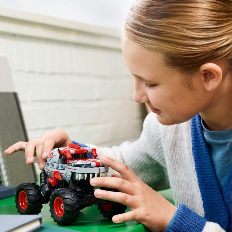 LEGO Technic, Monster Jam ThunderROARus cu motor cu arc, 42200