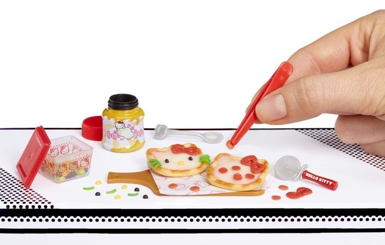 MGA's Miniverse, Make It Mini, Sanrio Hello Kitty, bila surpriza