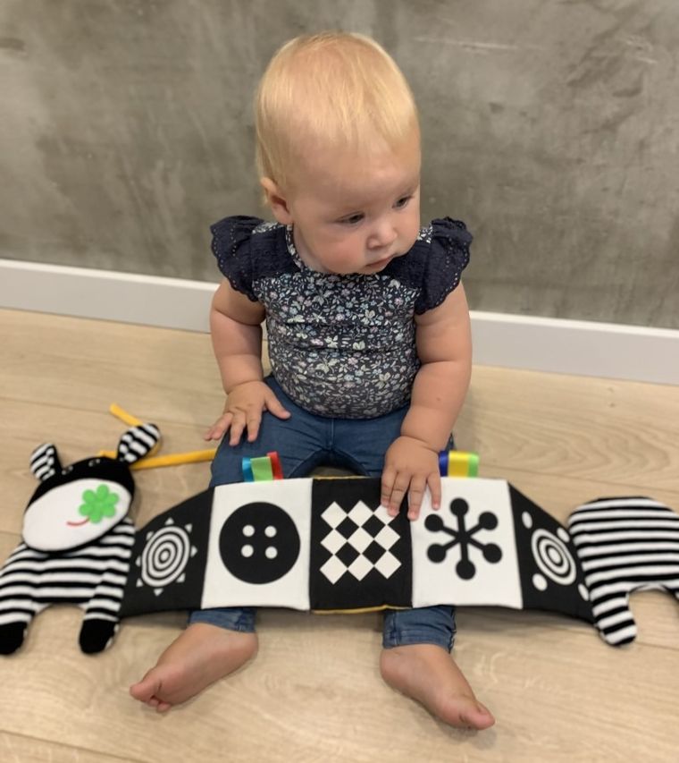 Mom's Care, Vacuta, carte pentru patut, jucarie senzoriala