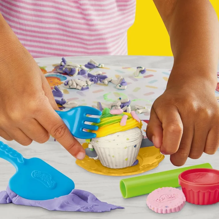 Play-Doh, Cupcake Tower, set creativ, 8 cutie cu plastilina