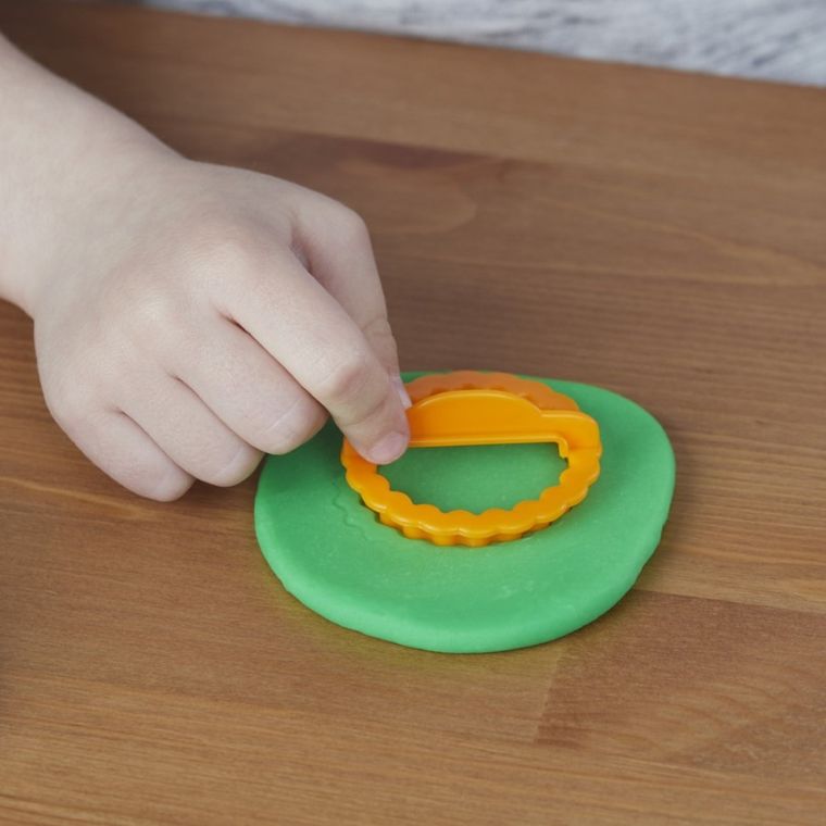 Play-Doh, Rainbow Cake Party, 7 cutie si accesorii, set creativ
