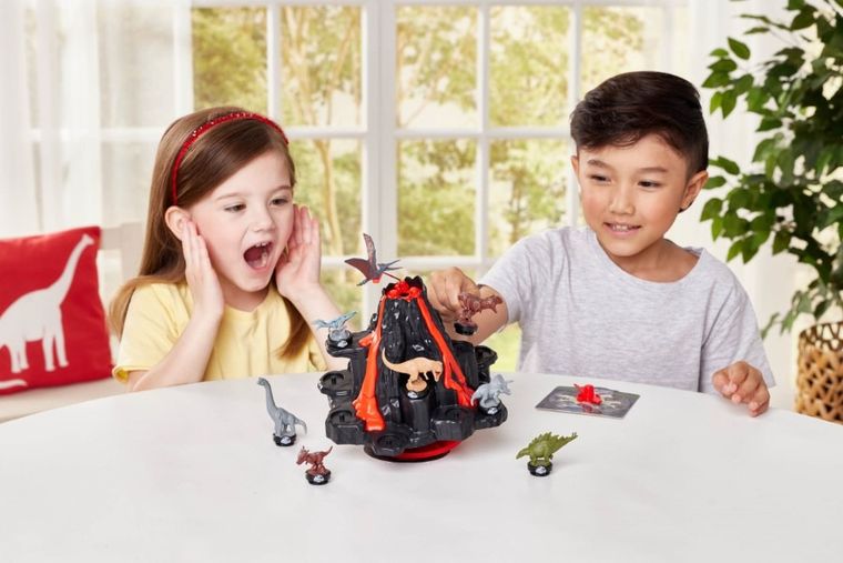 Jurassic World, Shaky Volcano, joc de familie