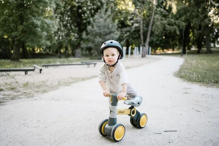 Kidwell, Petito Dino, mini bicicleta de echilibru cu 4 roti