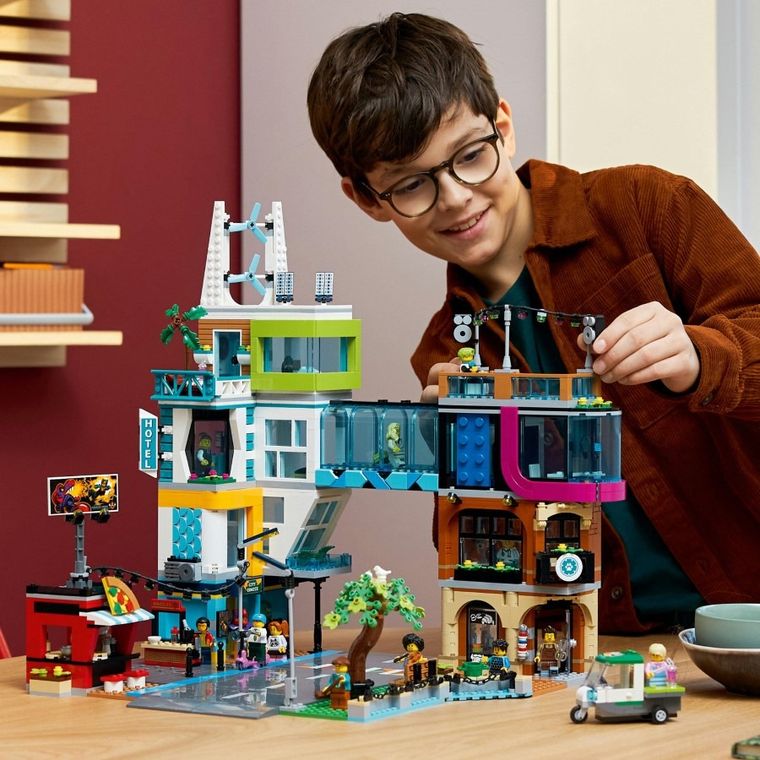 LEGO City, Centrul orasului, 60380