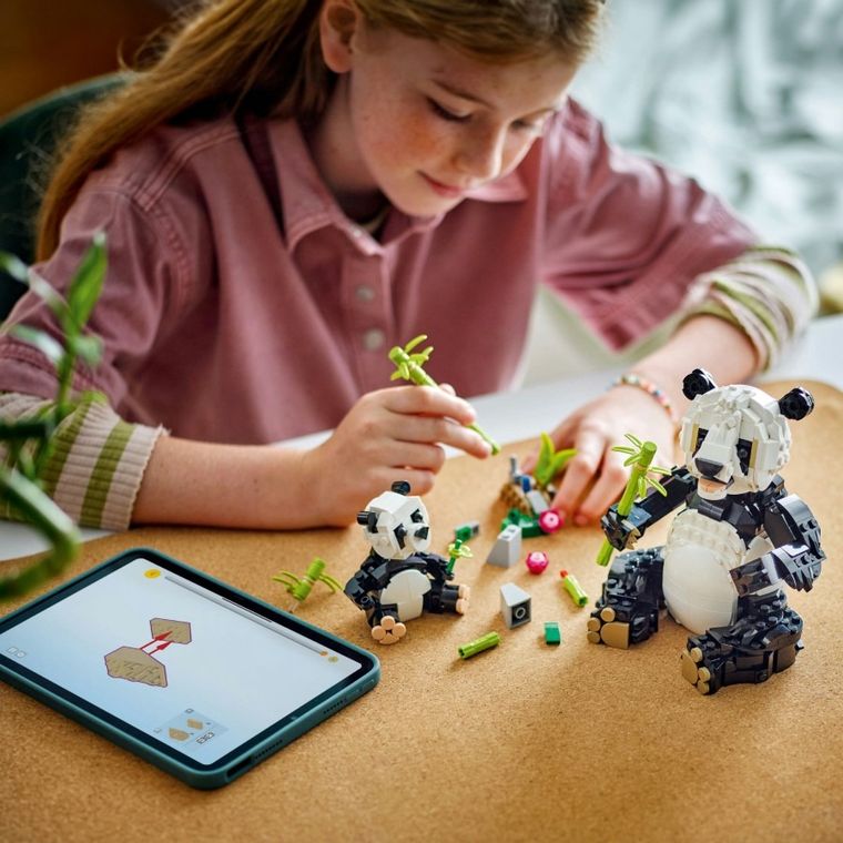 LEGO Creator, Animale salbatice: Familia de ursi panda, 31165