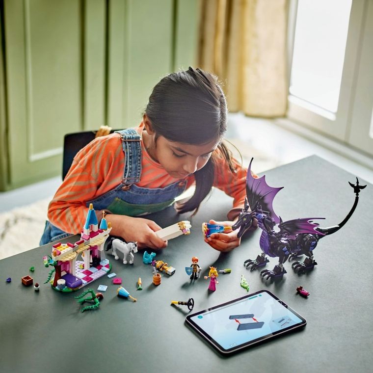 LEGO Disney Princess, Maleficent sub forma de dragon, 43240