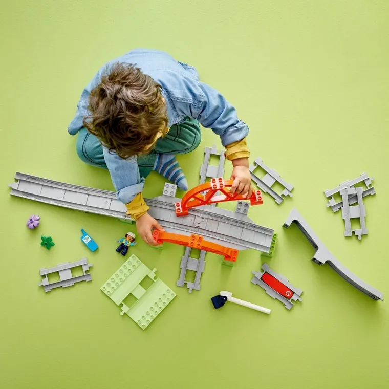 LEGO DUPLO, Set de extindere Pod si sine de cale ferata, 10426
