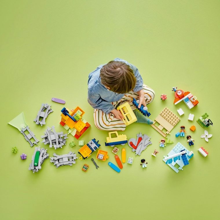 LEGO DUPLO, Tren comunitar mare si interactiv, 10428