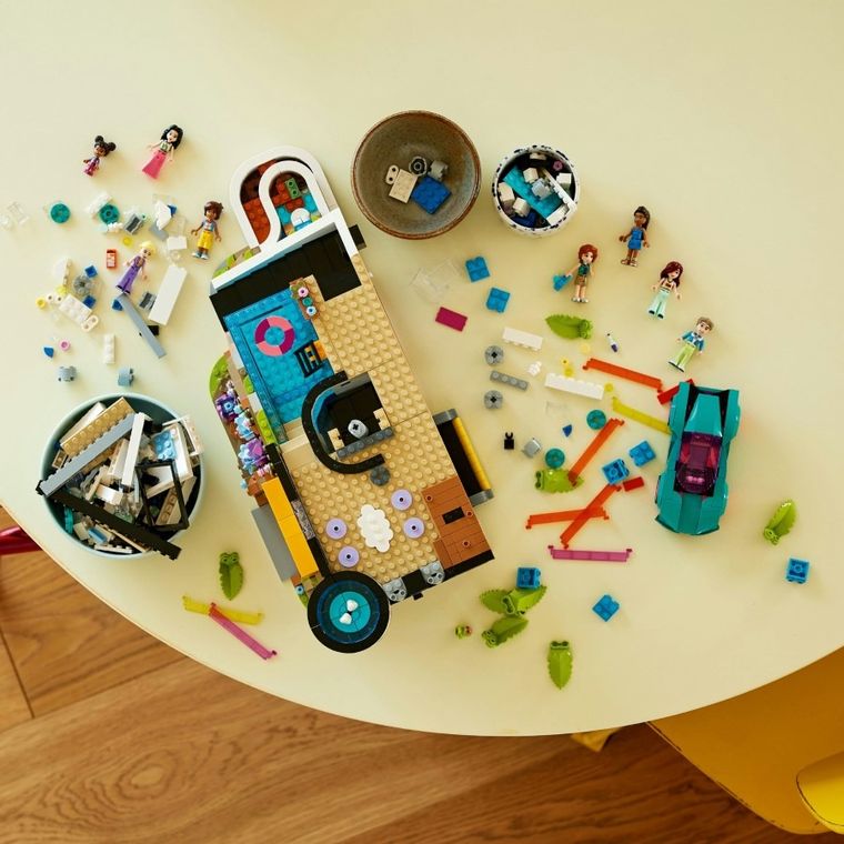 LEGO Friends, Resedinta moderna a lui Andrea, 42639