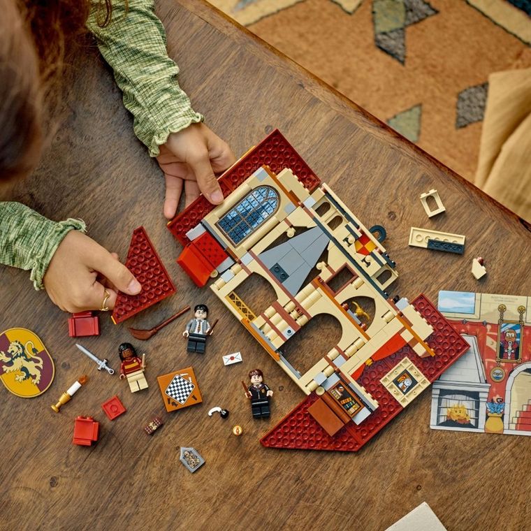 LEGO Harry Potter, Bannerul Casei Gryffindor, 76409