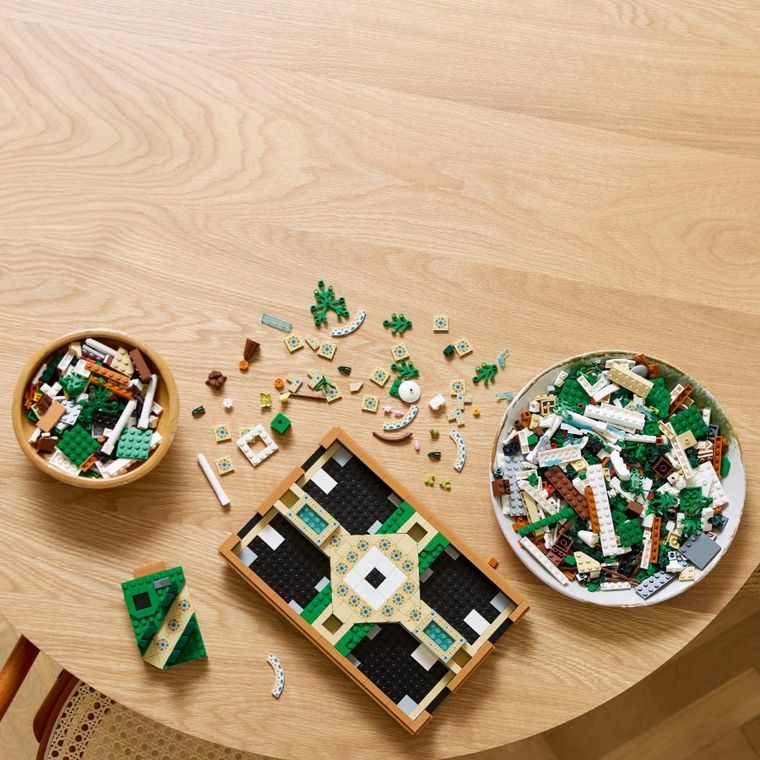 LEGO Icons, Gradina cu fantana, 10359