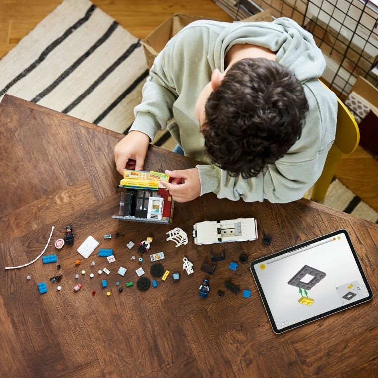 LEGO Marvel, Spider-Verse: Miles Morales vs. Spot, 76311