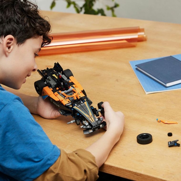 LEGO Technic, NEOM McLaren Formula E Race Car, 42169