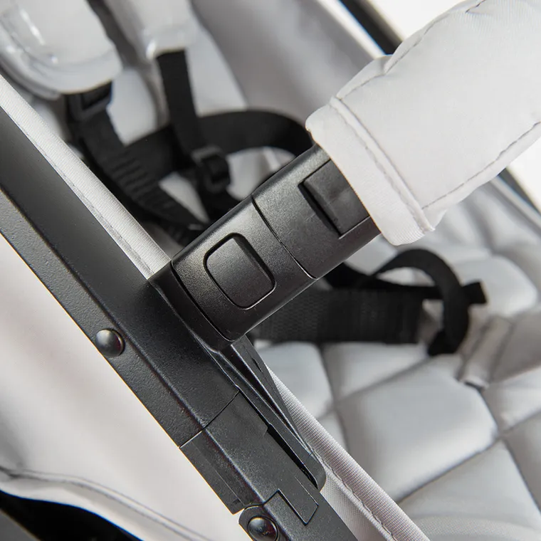 Smiki, Thunder Pro, carucior pentru copii, cadru negru, gri-argintiu