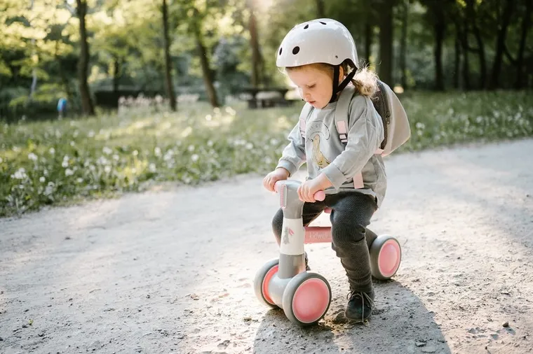 Kidwell, Petito Bunny, mini bicicleta de echilibru cu 4 roti