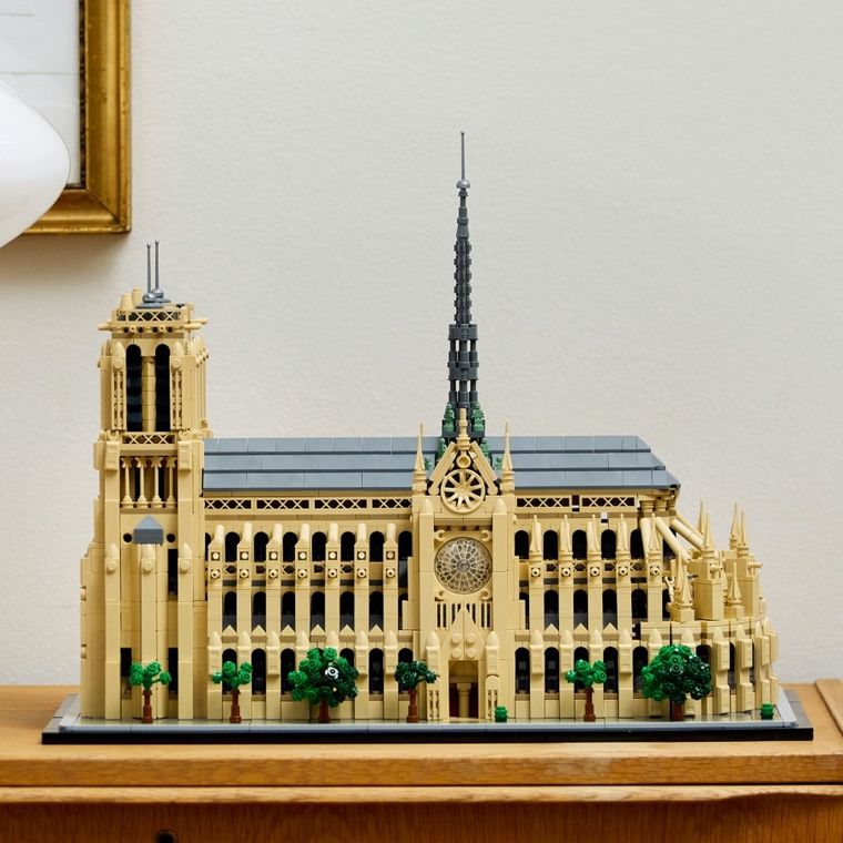LEGO Architecture, Notre-Dame de Paris, 21061