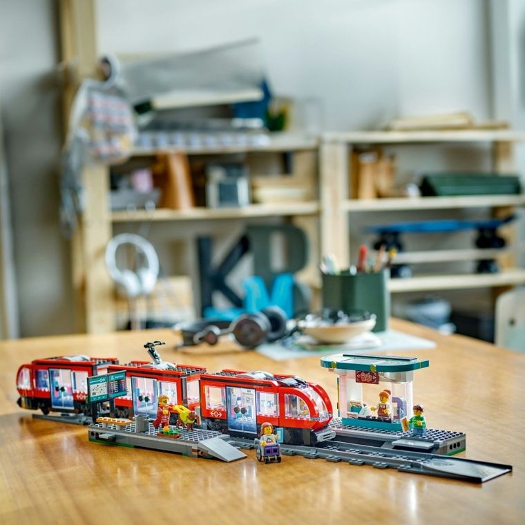 LEGO City, Statie si tramvai in centrul orasului, 60423