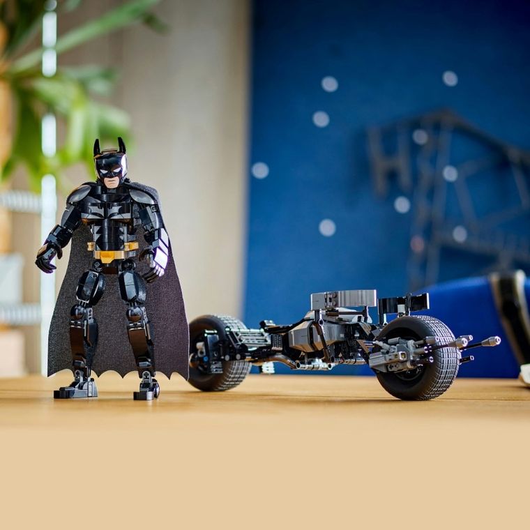 LEGO DC Batman, Figurina de constructie Batman si motocicleta Bat-Pod, 76273