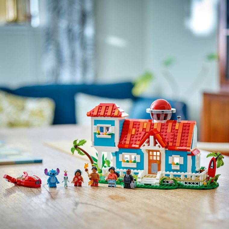 LEGO Disney, Casa de pe plaja a lui Lilo si Stitch, 43268