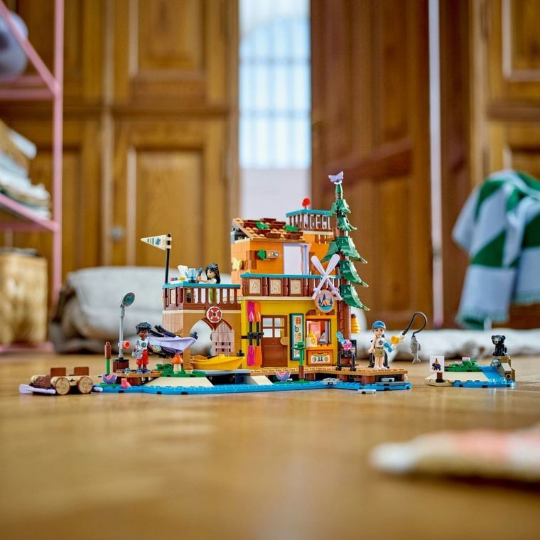 LEGO Friends, Sporturi nautice in tabara de aventuri, 42626