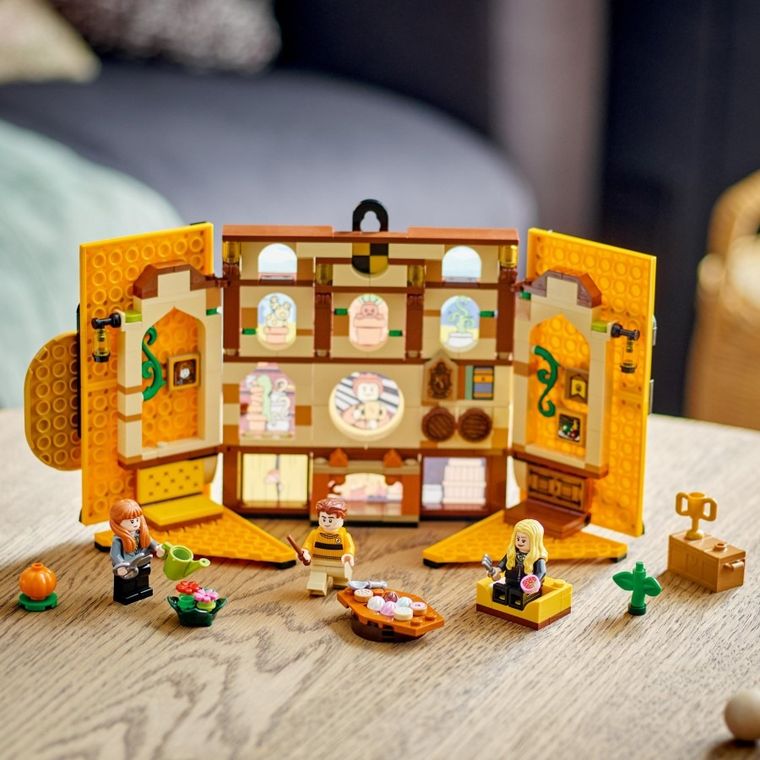 LEGO Harry Potter, Bannerul Casei Hufflepuff, 76412