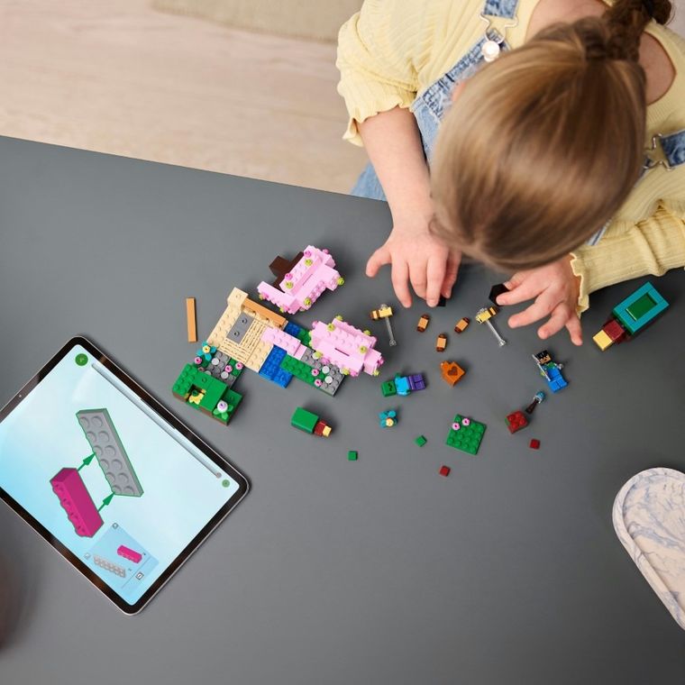 LEGO Minecraft, Gradina cu ciresi infloriti, 21260