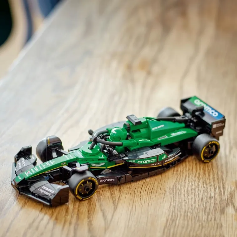 LEGO Speed Champions, Masina de curse Aston Martin Aramco F1 AMR24, 77245
