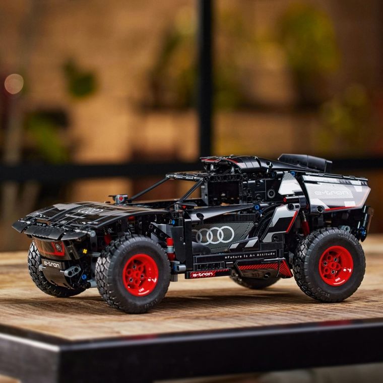 LEGO Technic, Audi RS Q e-tron, 42160