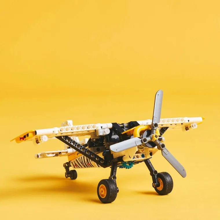 LEGO Technic, Avion pentru zone greu accesibile, 42198