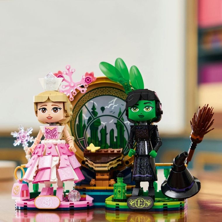 LEGO Wicked, Figurinele Elphaba si Glinda, 75682