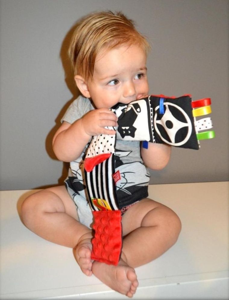 Mom's Care, carticica, jucarie senzoriala contrastanta, rosu