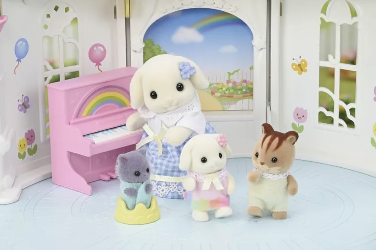 Sylvanian Families, Gradinita colorata, set cu figurine, 5743
