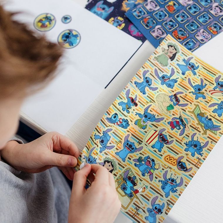 Totum, Lilo si Stitch, set mare de stickere, 300 elemente