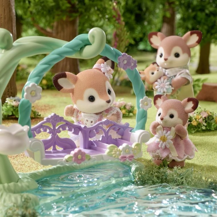 Sylvanian Families, Caprioare pe leaganul cu flori, set cu figurine, 5801
