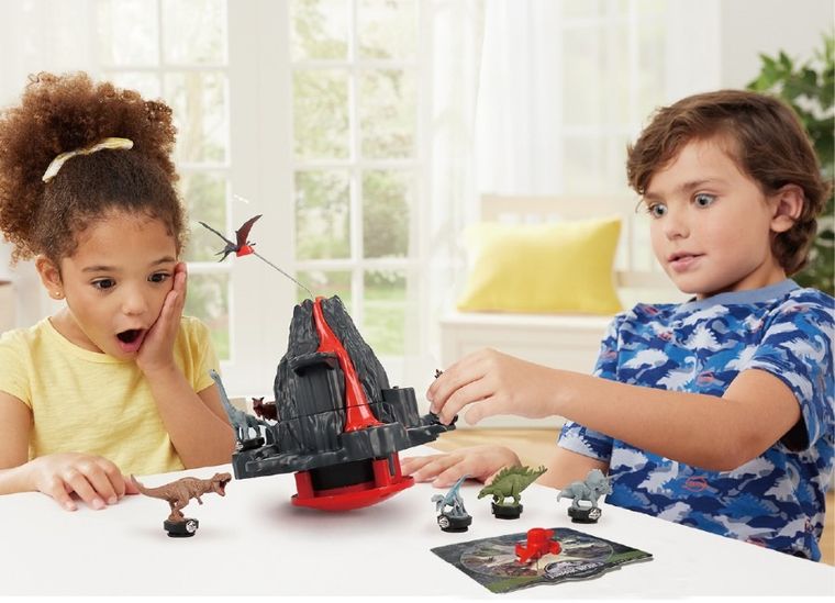 Jurassic World, Shaky Volcano, joc de familie