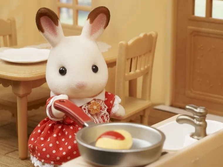 Sylvanian Families, Casa rustica primitoare, set de inceput cu figurina, 5242/5303