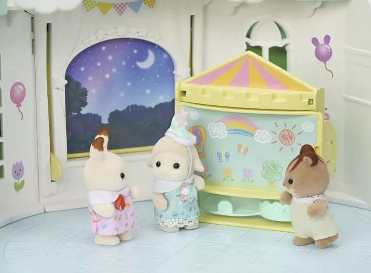 Sylvanian Families, Gradinita colorata, set cu figurine, 5743