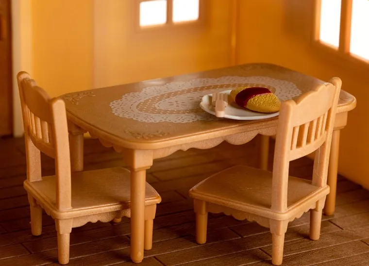 Sylvanian Families, Casa rustica primitoare, set de inceput cu figurina, 5242/5303