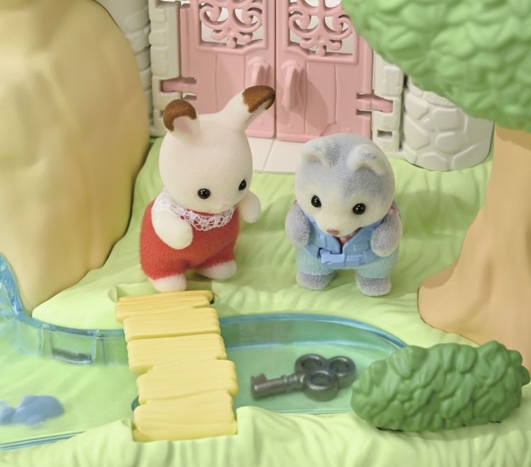 Sylvanian Families, Secret Forest, Insula cu cascada, 5761
