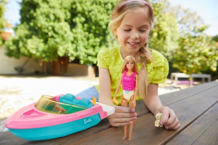 Barbie, Barca cu motor, set de joaca cu papusa