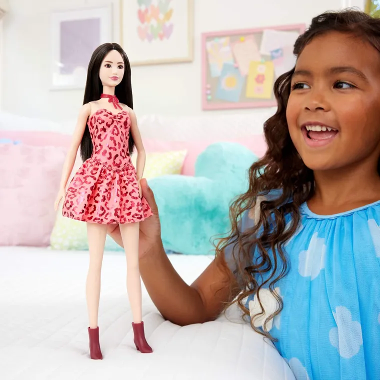 Barbie Fashionistas, Tinuta roz cu imprimeu leopard, papusa