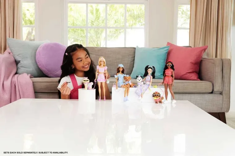 Barbie, Twinning Looks, papusa si caine, Funde