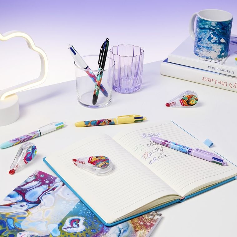 Bic, 4 Colours, Rainbow, pix si corector pentru scoala