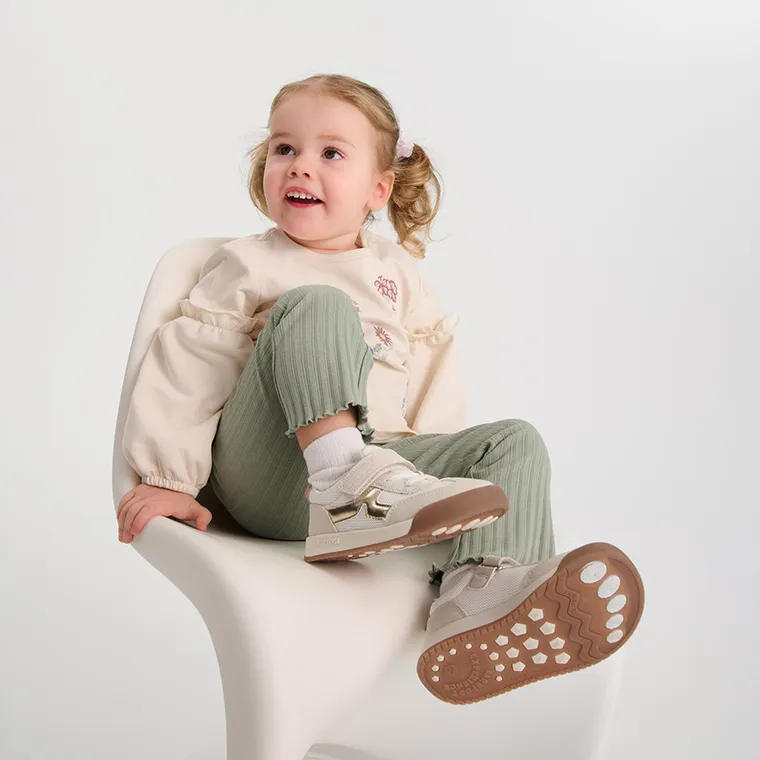 Cool Club, Pantofi sport pentru fete, bej, talpa Barefoot