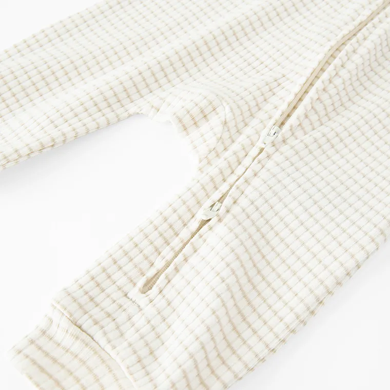 Cool Club, Pijama tip salopeta pentru bebelusi, bej, imprimeu Winnie the Pooh