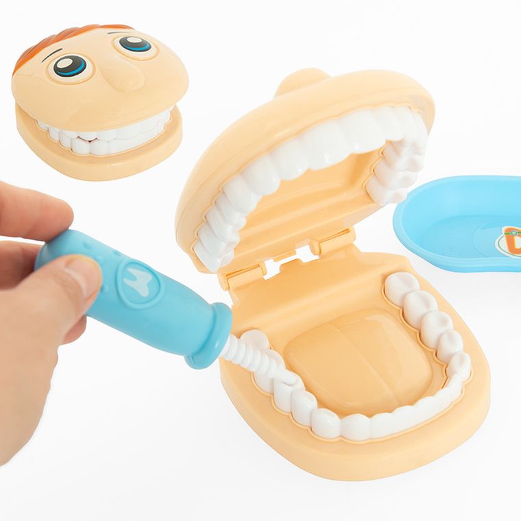 Micul dentist, set creativ in trusa